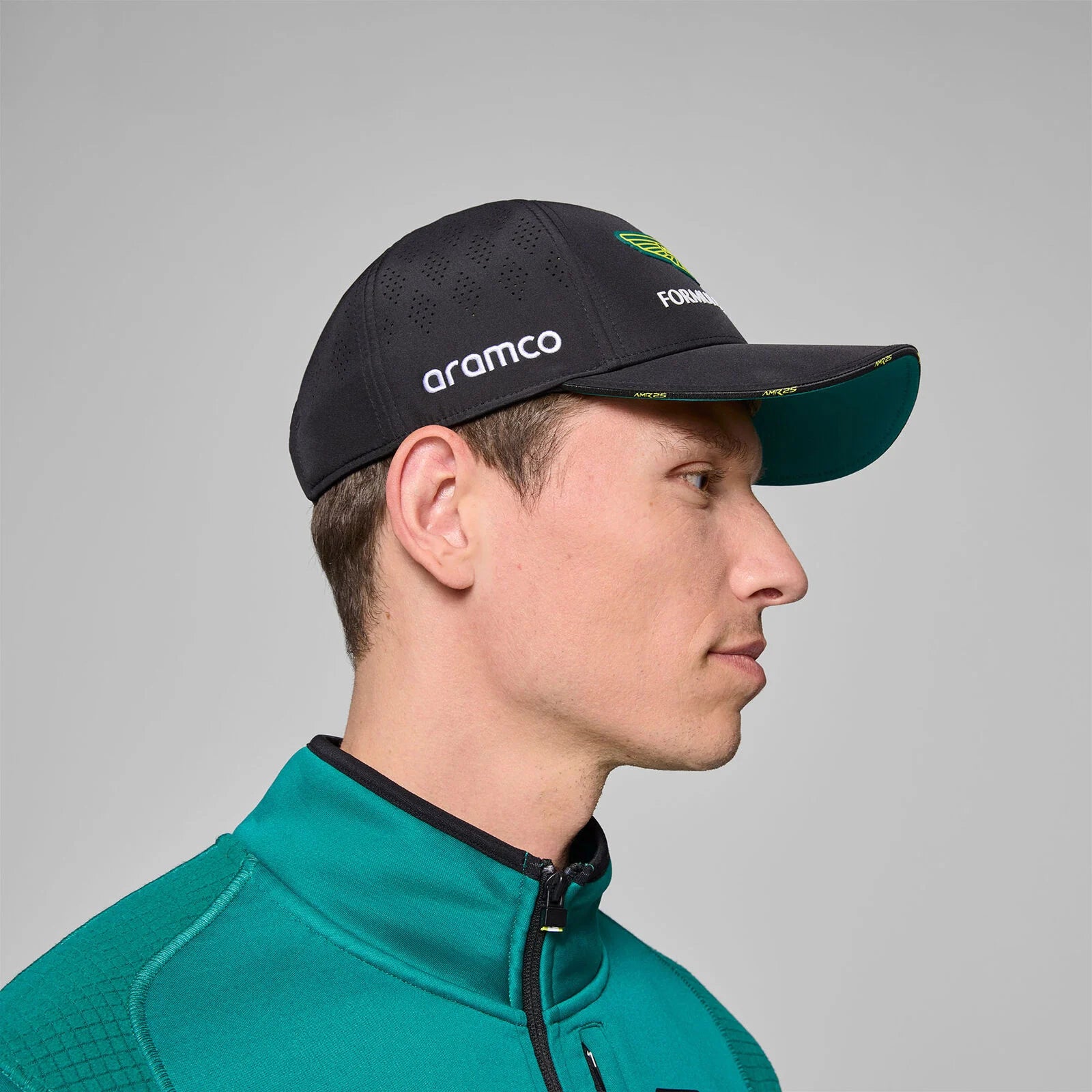 Gorra Aston Martin F1™ 2025 Team Negra Oficial con Ajuste BOSS