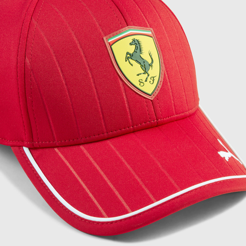 Gorra Ferrari F1™ 2025 Team Oficial PUMA Scuderia
