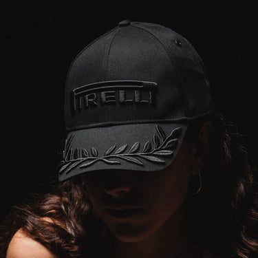 Gorra Pirelli Lightsout 2026 – Edición Oficial F1®