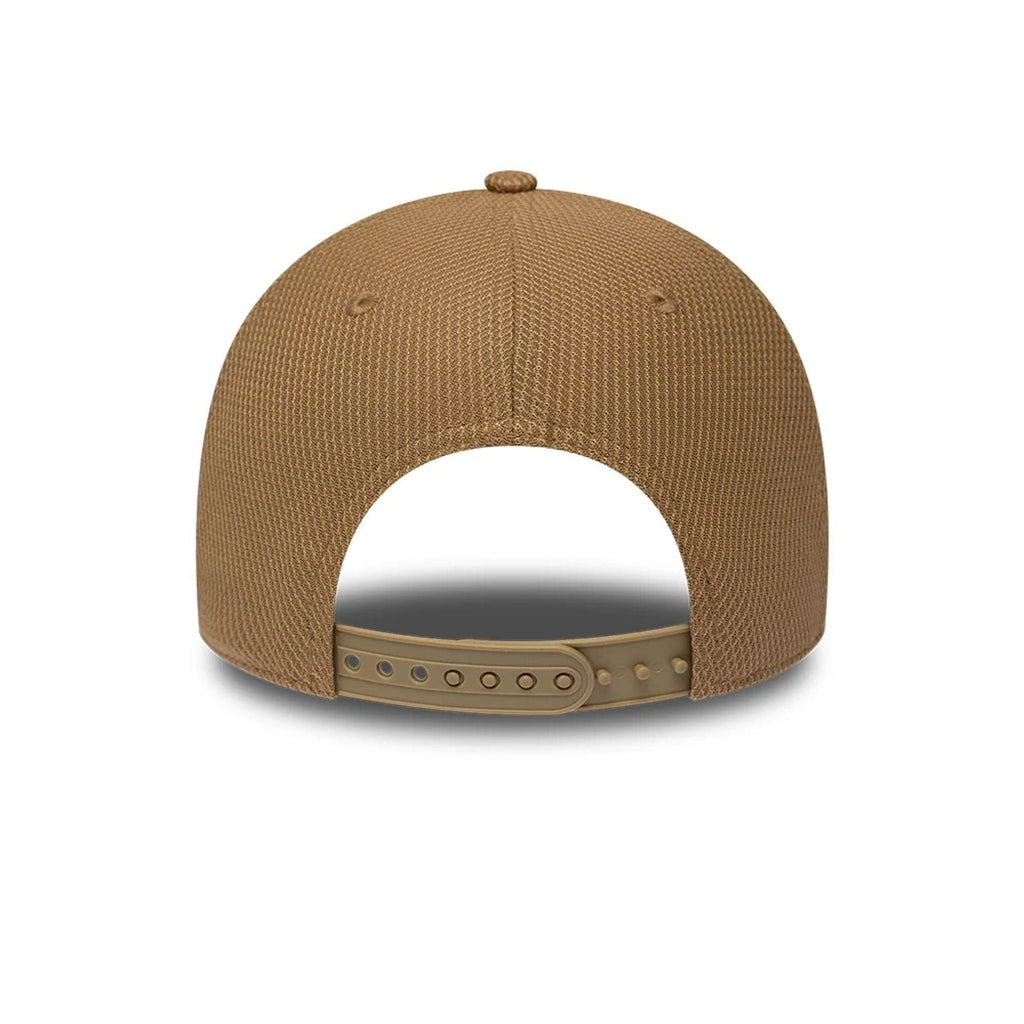 Gorra Visa Cash App Racing Bulls 2026 Core Collection Beige