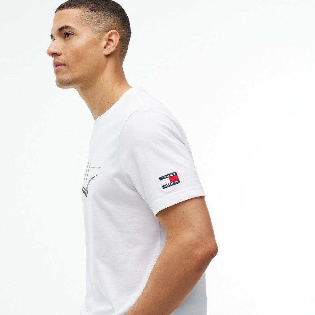 Playera Tommy x Cadillac F1 Team Driver Chevron Blanca